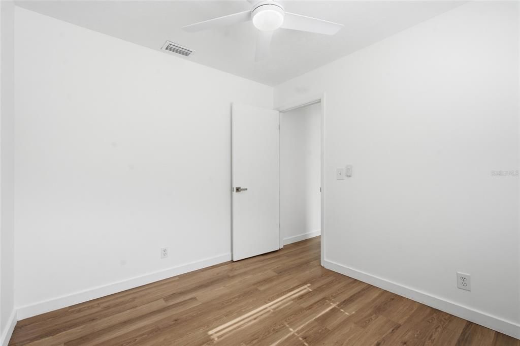 Active With Contract: $469,999 (3 beds, 2 baths, 1387 Square Feet)