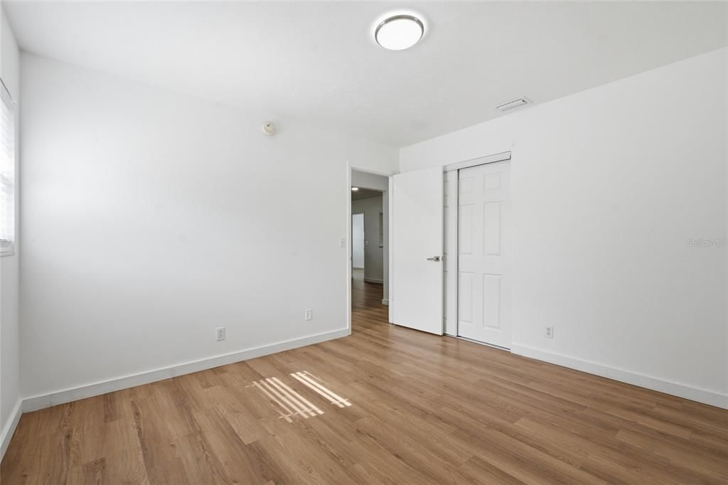 Active With Contract: $469,999 (3 beds, 2 baths, 1387 Square Feet)