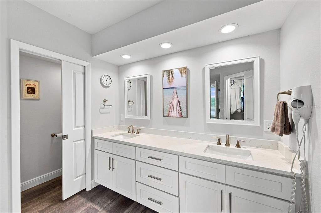 For Sale: $400,000 (2 beds, 2 baths, 1324 Square Feet)