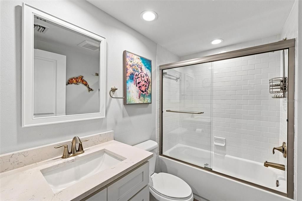 For Sale: $400,000 (2 beds, 2 baths, 1324 Square Feet)