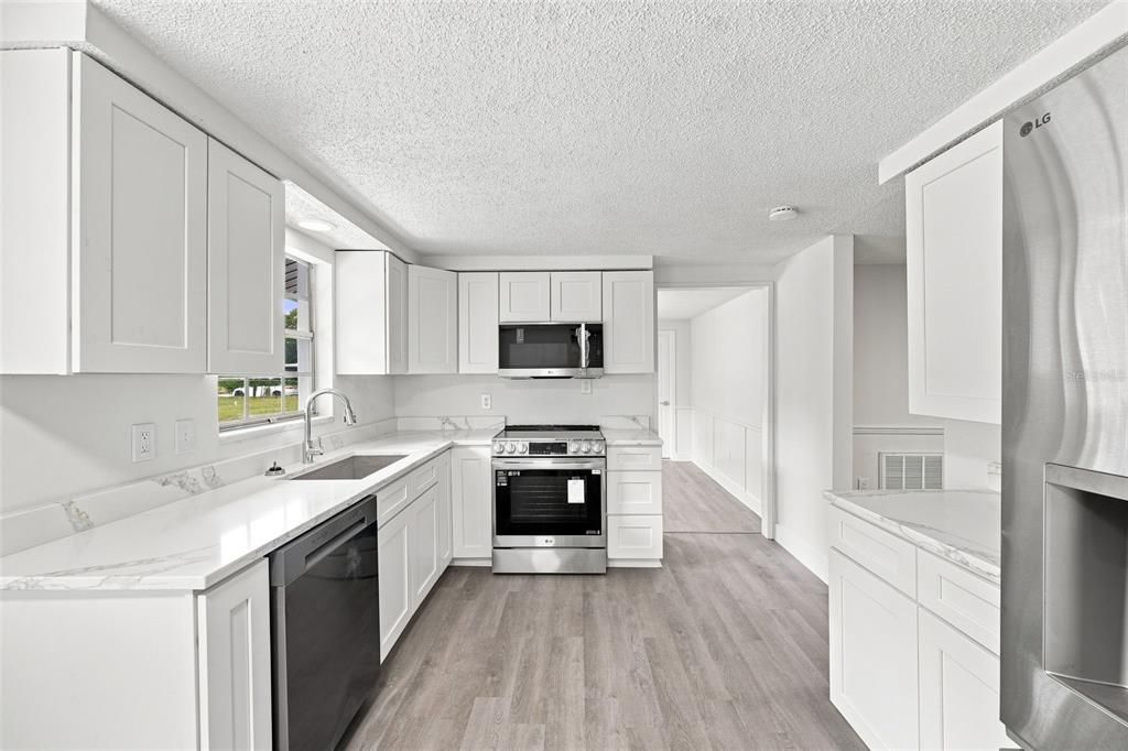 For Sale: $499,000 (3 beds, 3 baths, 2150 Square Feet)