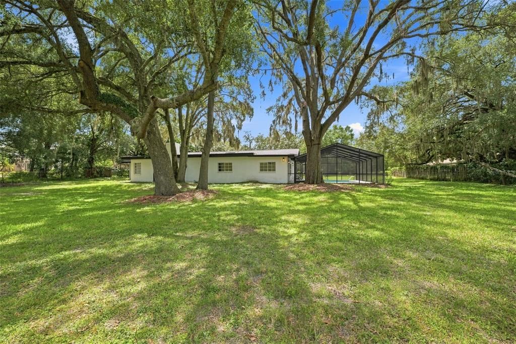 For Sale: $499,000 (3 beds, 3 baths, 2150 Square Feet)