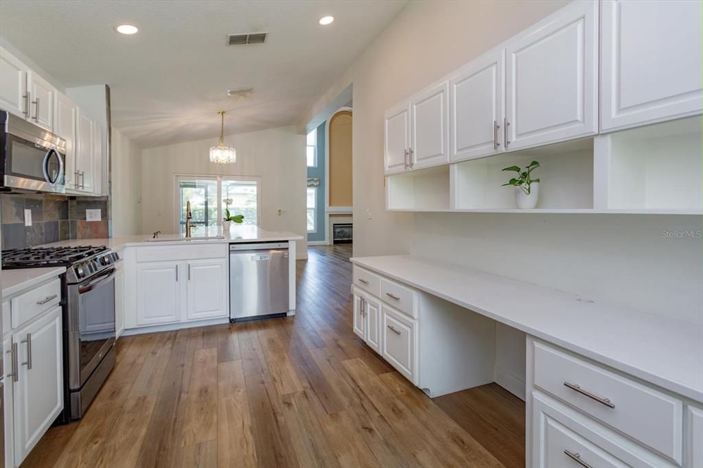 For Rent: $3,200 (3 beds, 2 baths, 1952 Square Feet)