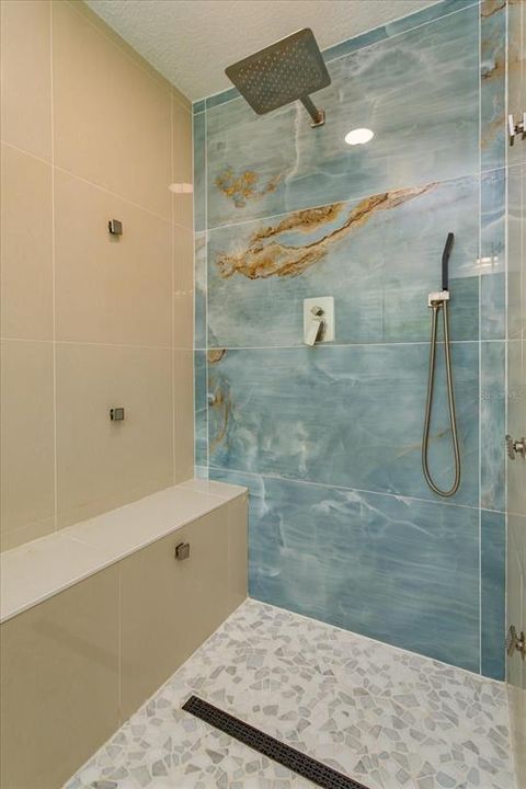 For Rent: $3,200 (3 beds, 2 baths, 1952 Square Feet)