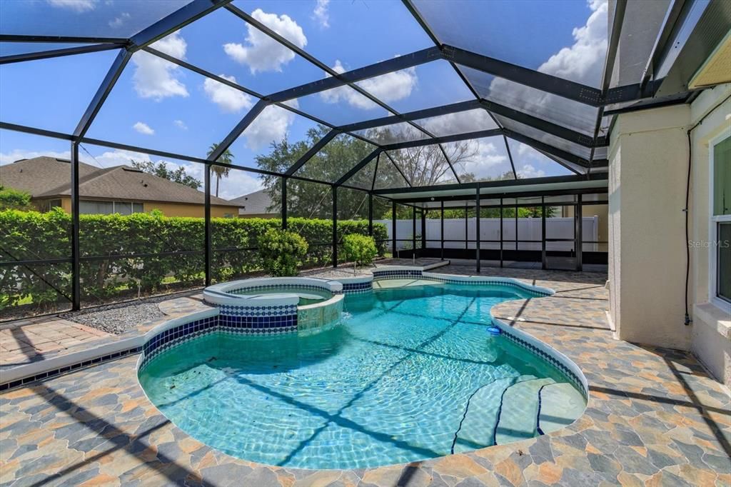 For Rent: $3,200 (3 beds, 2 baths, 1952 Square Feet)