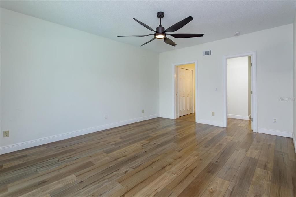 For Rent: $3,200 (3 beds, 2 baths, 1952 Square Feet)