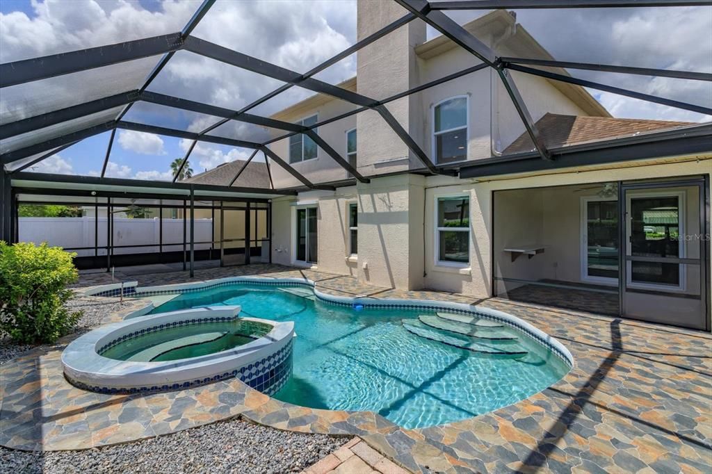 For Rent: $3,200 (3 beds, 2 baths, 1952 Square Feet)