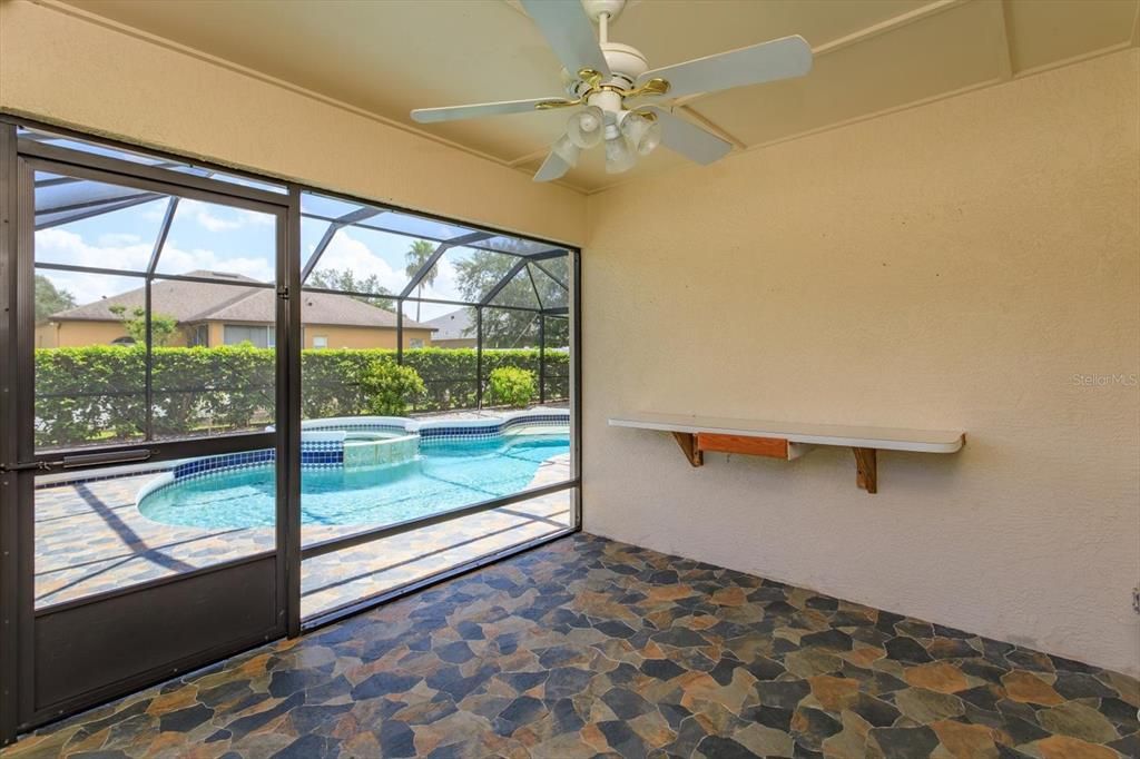 For Rent: $3,200 (3 beds, 2 baths, 1952 Square Feet)