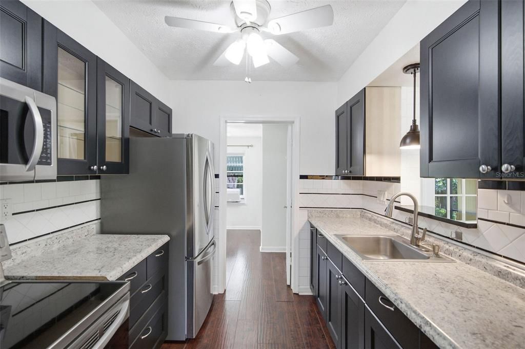 For Rent: $2,495 (3 beds, 1 baths, 1123 Square Feet)