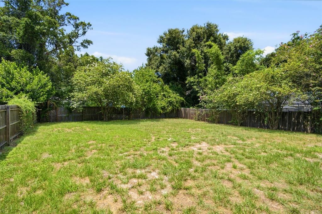 For Rent: $2,495 (3 beds, 1 baths, 1123 Square Feet)