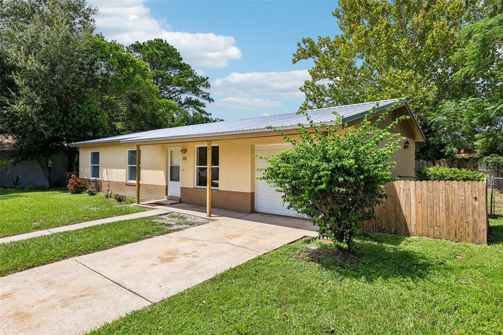 For Sale: $249,900 (3 beds, 1 baths, 1050 Square Feet)