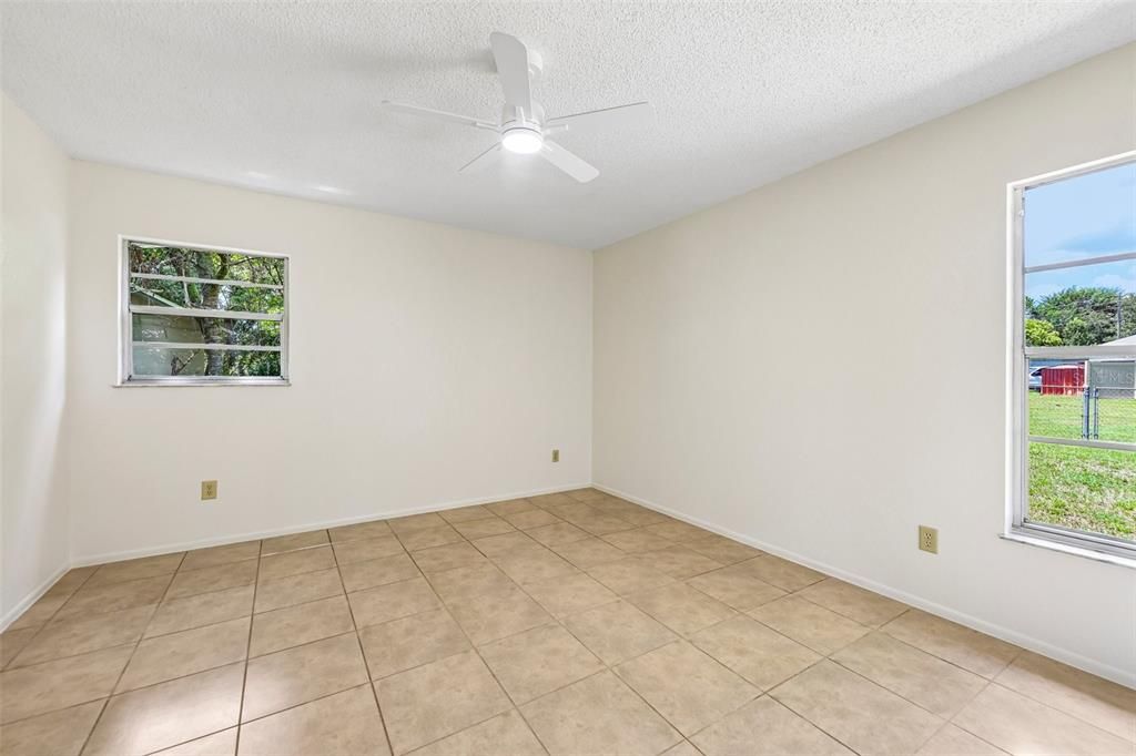 For Sale: $249,900 (3 beds, 1 baths, 1050 Square Feet)