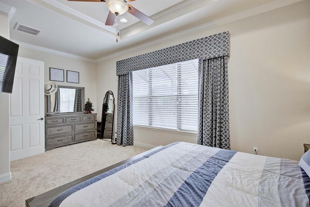 En Venta: $549,000 (4 camas, 2 baños, 2206 Pies cuadrados)