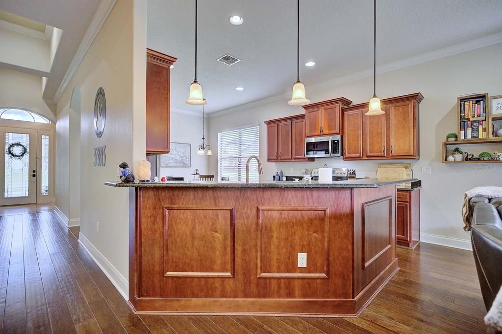 En Venta: $549,000 (4 camas, 2 baños, 2206 Pies cuadrados)