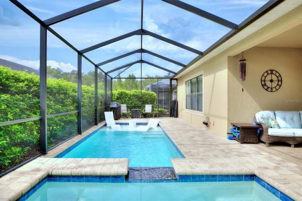 En Venta: $549,000 (4 camas, 2 baños, 2206 Pies cuadrados)