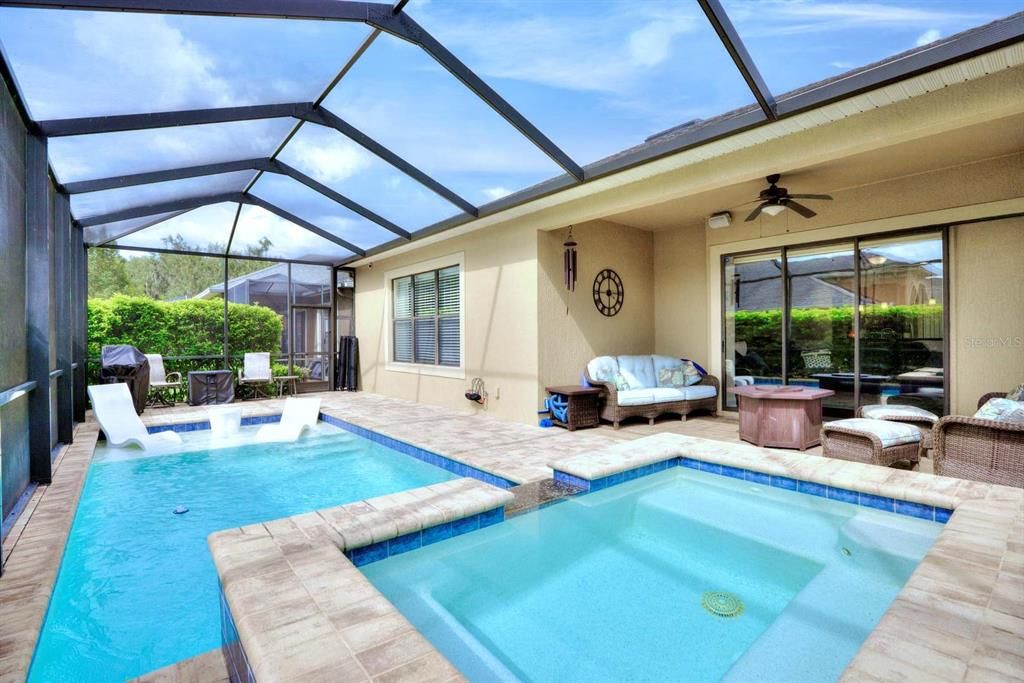 En Venta: $549,000 (4 camas, 2 baños, 2206 Pies cuadrados)