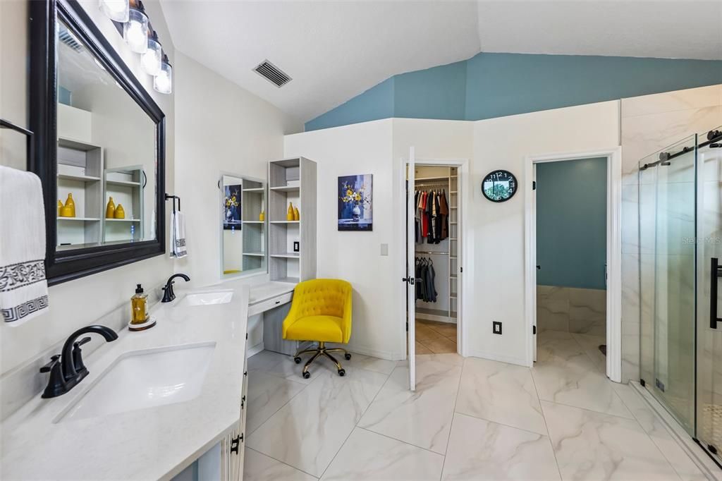 En Venta: $465,000 (4 camas, 2 baños, 2241 Pies cuadrados)
