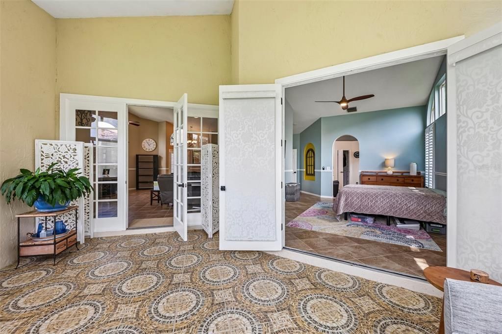 En Venta: $465,000 (4 camas, 2 baños, 2241 Pies cuadrados)