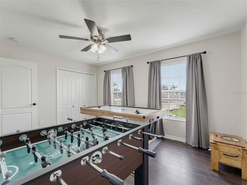 En Venta: $716,000 (6 camas, 3 baños, 3435 Pies cuadrados)