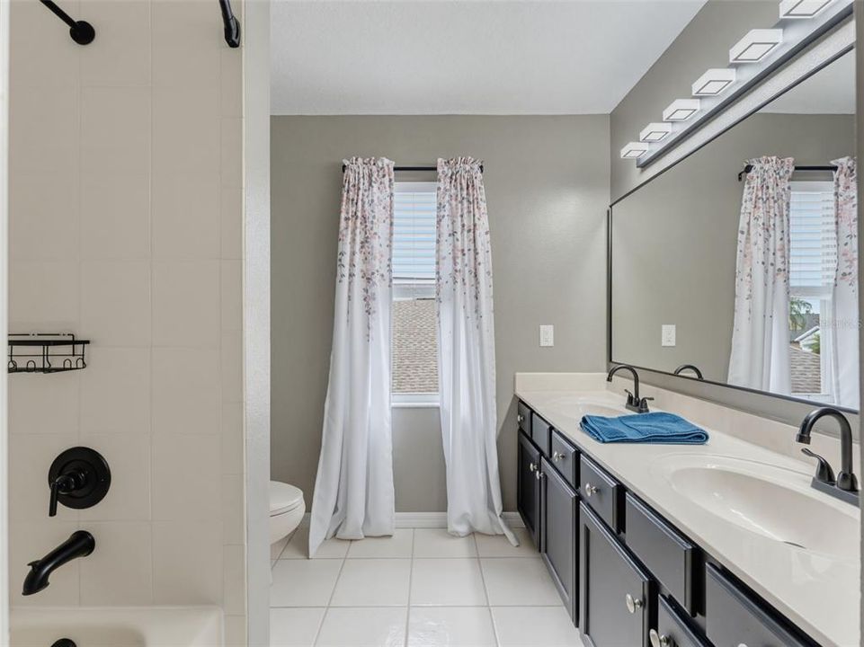 En Venta: $716,000 (6 camas, 3 baños, 3435 Pies cuadrados)