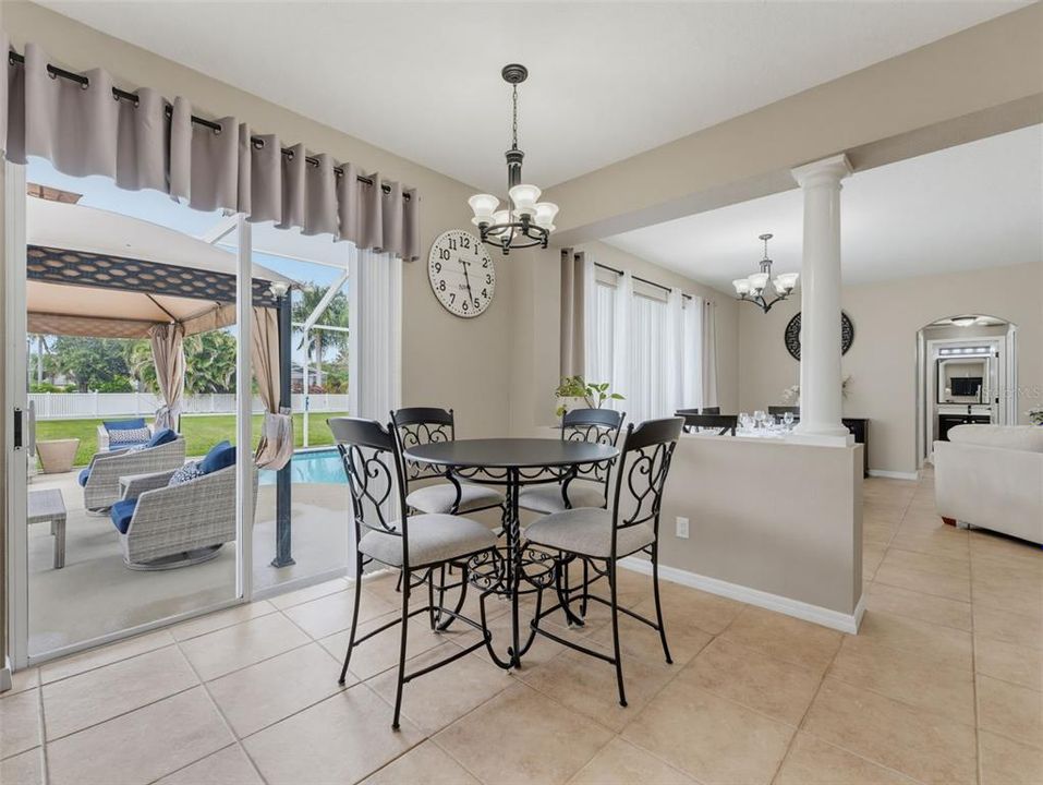 En Venta: $716,000 (6 camas, 3 baños, 3435 Pies cuadrados)