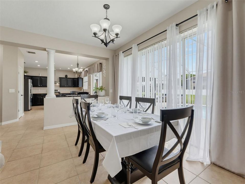 En Venta: $716,000 (6 camas, 3 baños, 3435 Pies cuadrados)