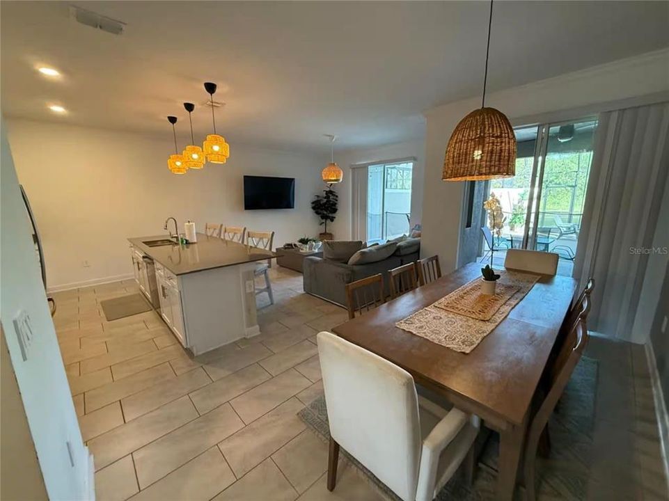En Venta: $540,000 (4 camas, 3 baños, 1902 Pies cuadrados)
