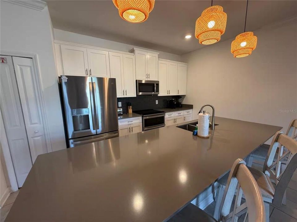 En Venta: $540,000 (4 camas, 3 baños, 1902 Pies cuadrados)
