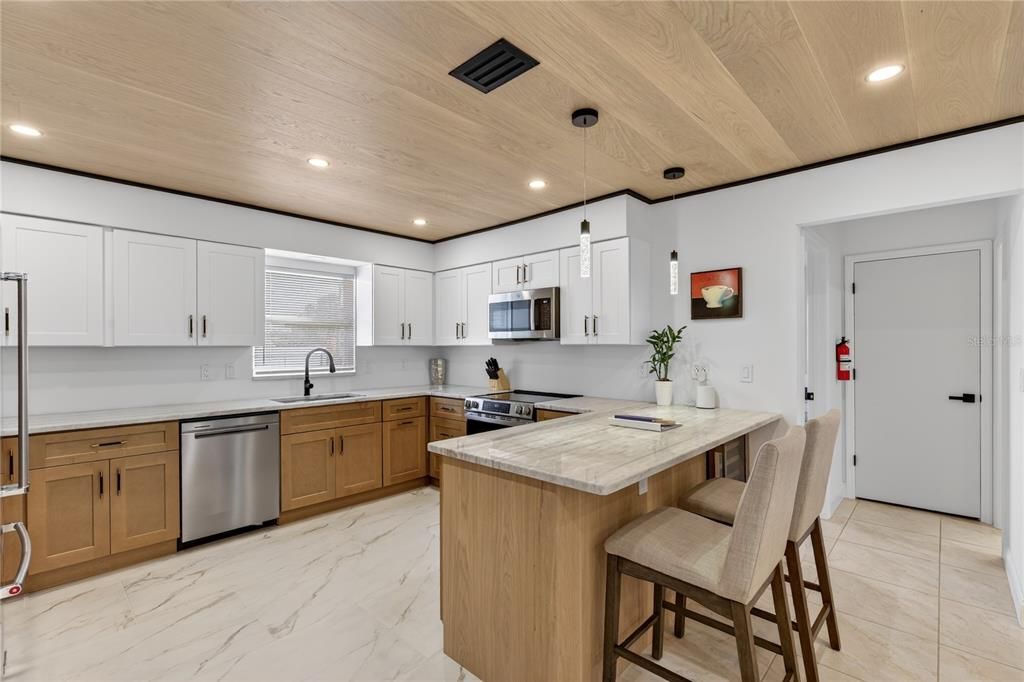 На продажу: $395,000 (2 спален, 2 ванн, 1551 Квадратных фут)
