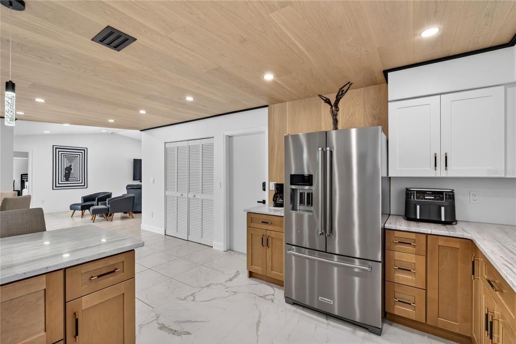 На продажу: $395,000 (2 спален, 2 ванн, 1551 Квадратных фут)