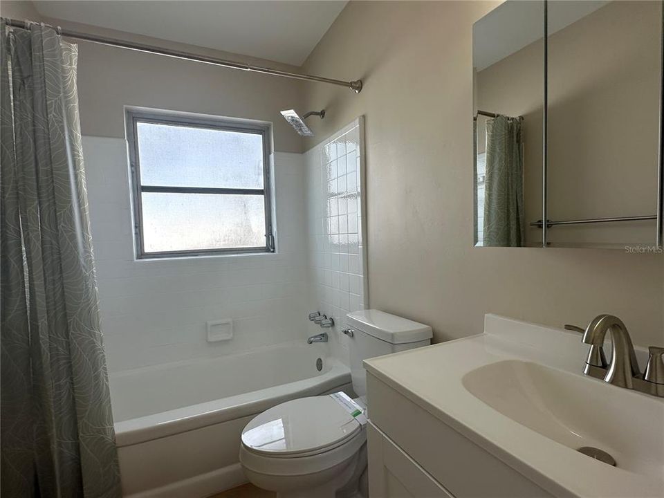 For Rent: $1,575 (1 beds, 1 baths, 650 Square Feet)