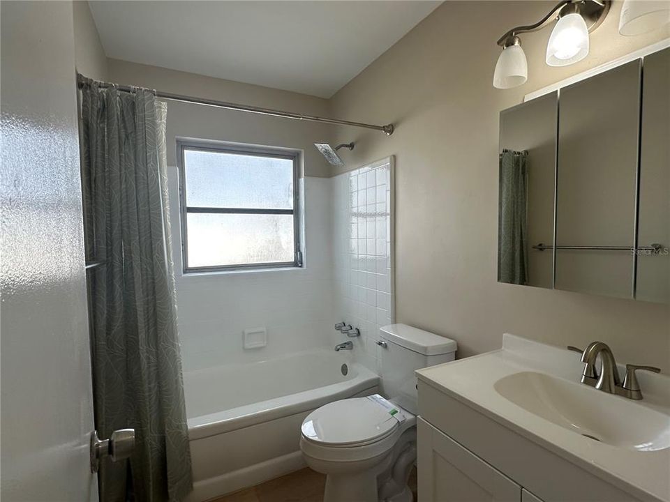 For Rent: $1,575 (1 beds, 1 baths, 650 Square Feet)