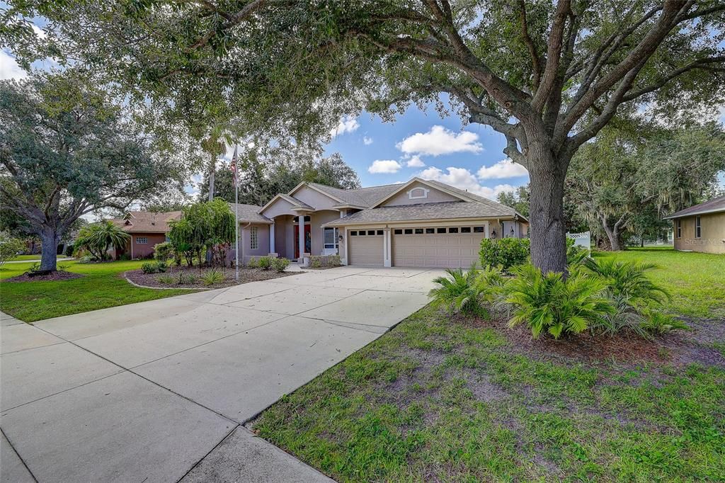 For Sale: $725,000 (5 beds, 2 baths, 2449 Square Feet)