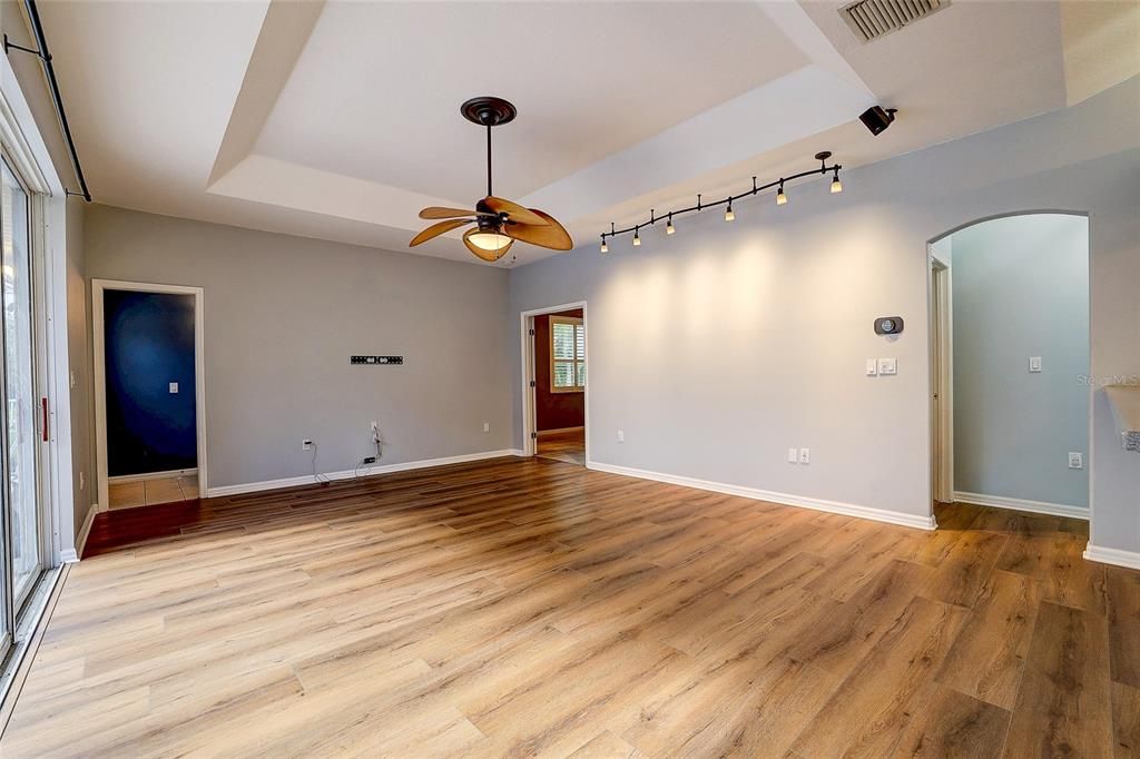 For Sale: $725,000 (5 beds, 2 baths, 2449 Square Feet)