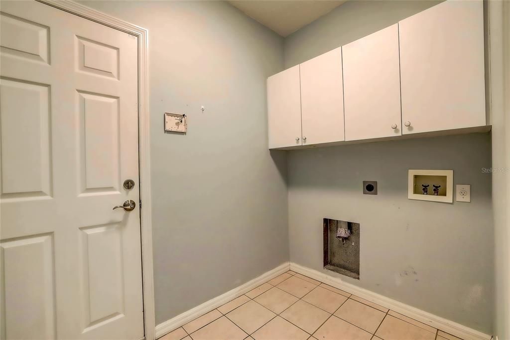 For Sale: $725,000 (5 beds, 2 baths, 2449 Square Feet)