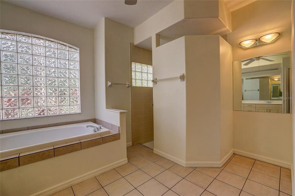 For Sale: $725,000 (5 beds, 2 baths, 2449 Square Feet)