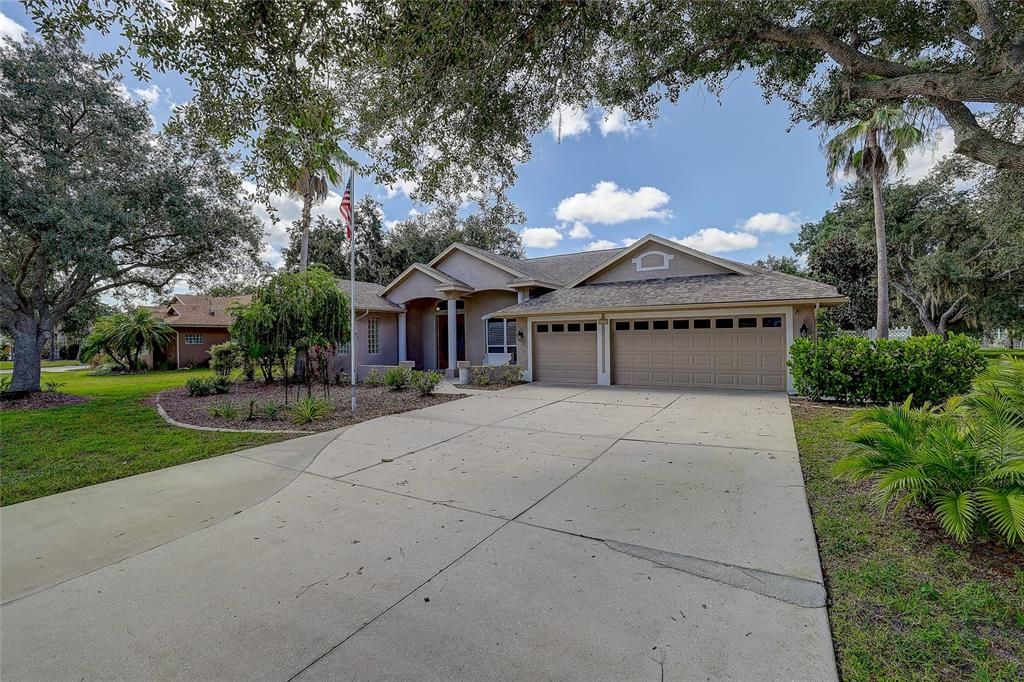 For Sale: $725,000 (5 beds, 2 baths, 2449 Square Feet)