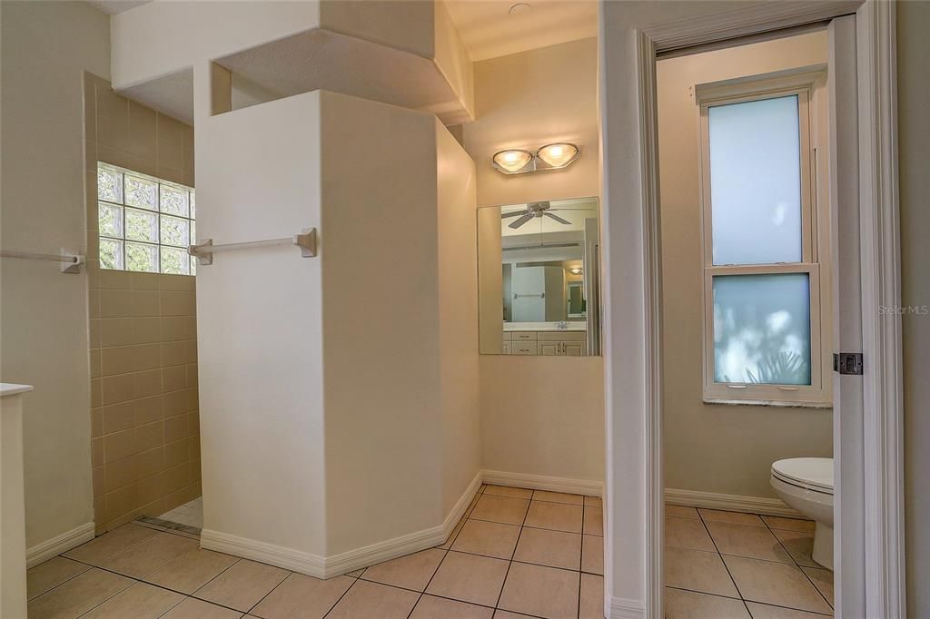For Sale: $725,000 (5 beds, 2 baths, 2449 Square Feet)