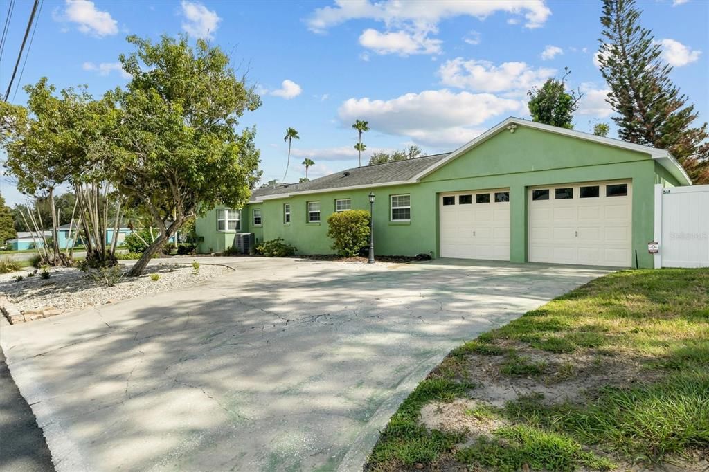 For Sale: $515,000 (4 beds, 4 baths, 2236 Square Feet)