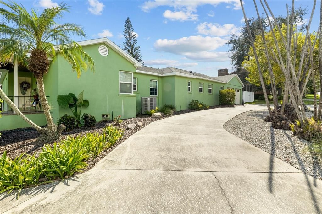 For Sale: $515,000 (4 beds, 4 baths, 2236 Square Feet)