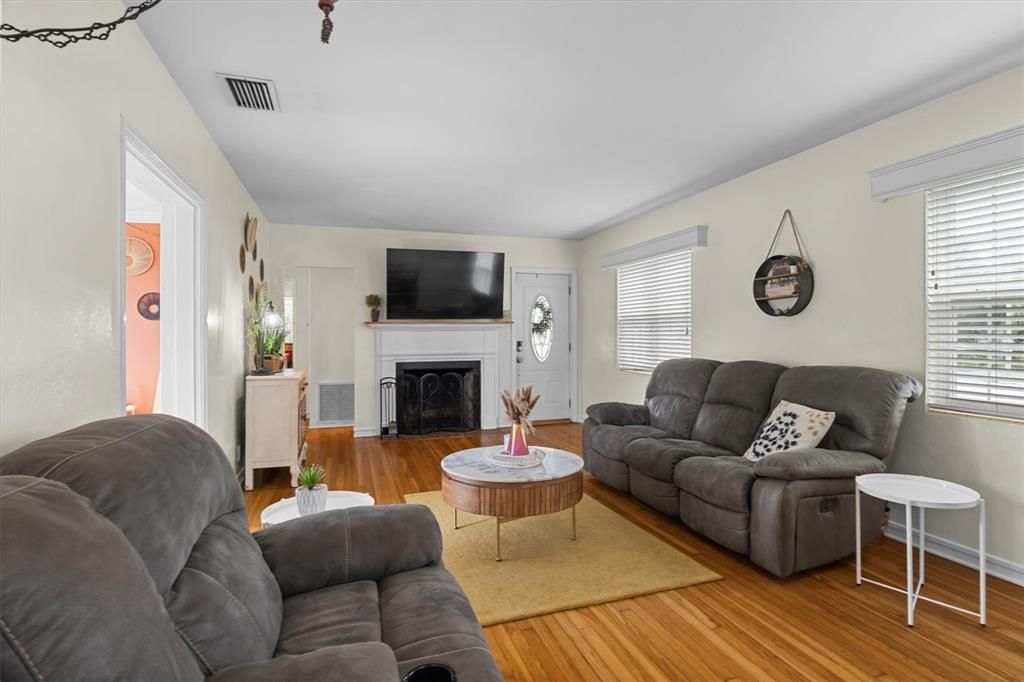 For Sale: $515,000 (4 beds, 4 baths, 2236 Square Feet)