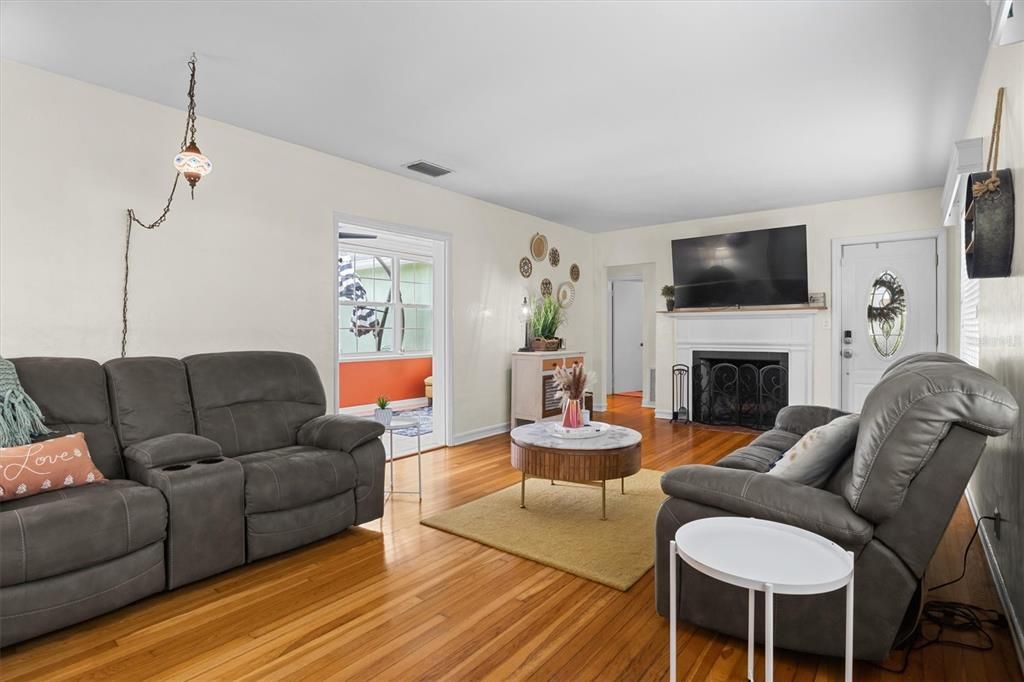 For Sale: $515,000 (4 beds, 4 baths, 2236 Square Feet)