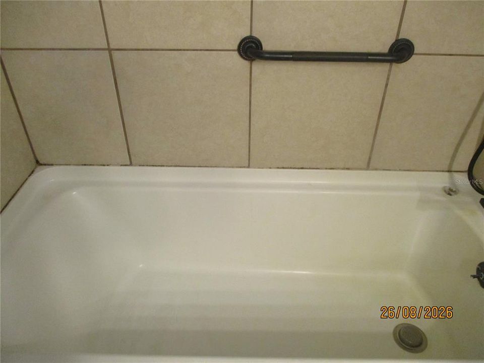 На продажу: $179,900 (2 спален, 1 ванн, 1020 Квадратных фут)