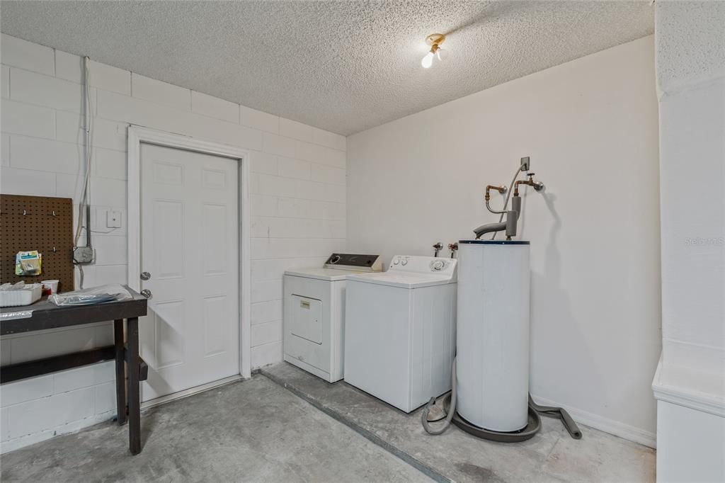 For Rent: $1,799 (3 beds, 2 baths, 1392 Square Feet)