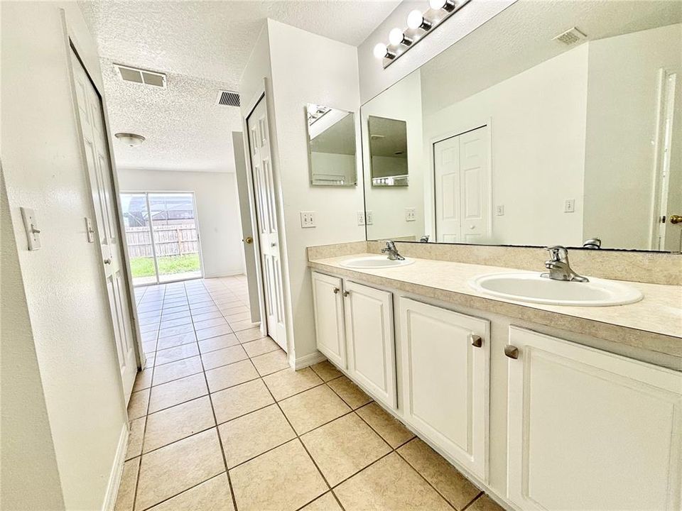 For Rent: $1,850 (3 beds, 2 baths, 1438 Square Feet)