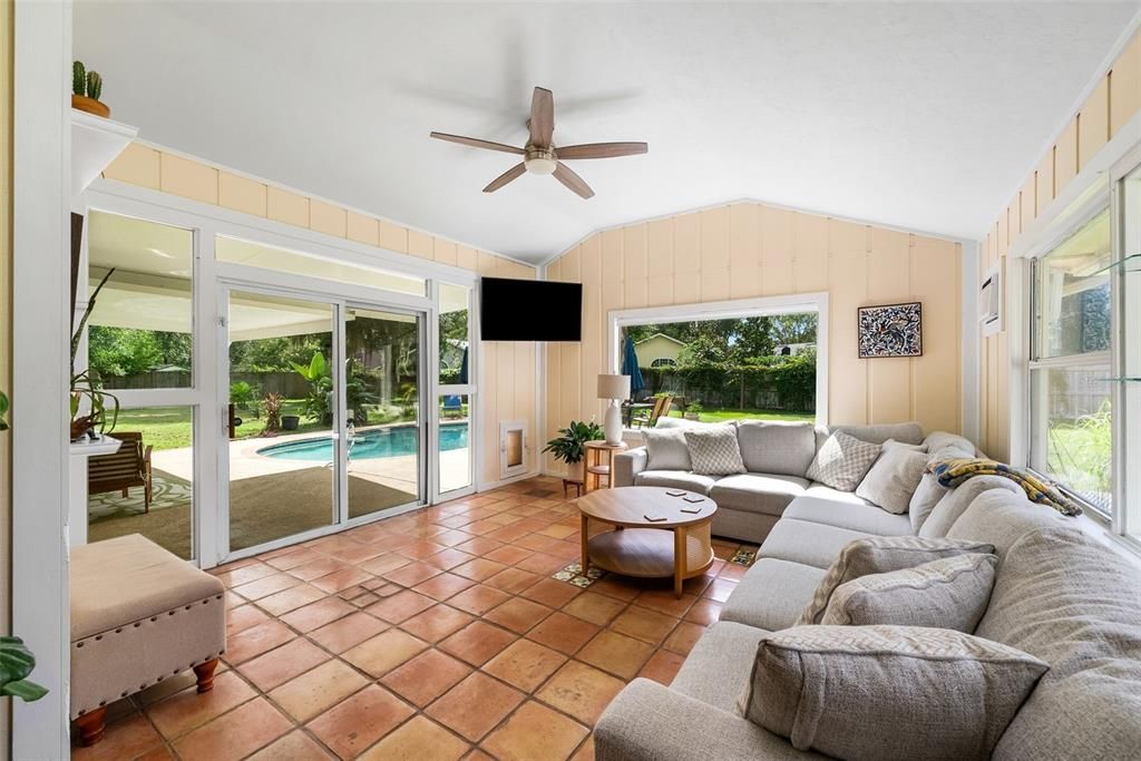 En Venta: $375,000 (3 camas, 2 baños, 1658 Pies cuadrados)