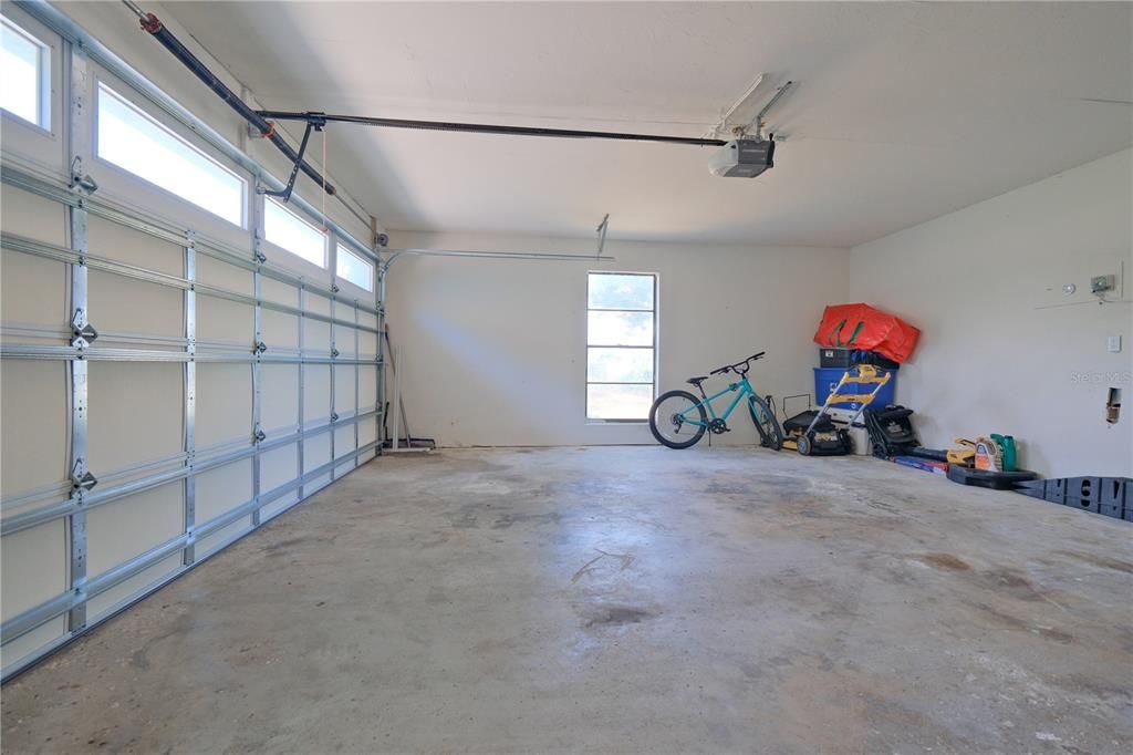 Activo con contrato: $650,000 (3 camas, 2 baños, 1834 Pies cuadrados)