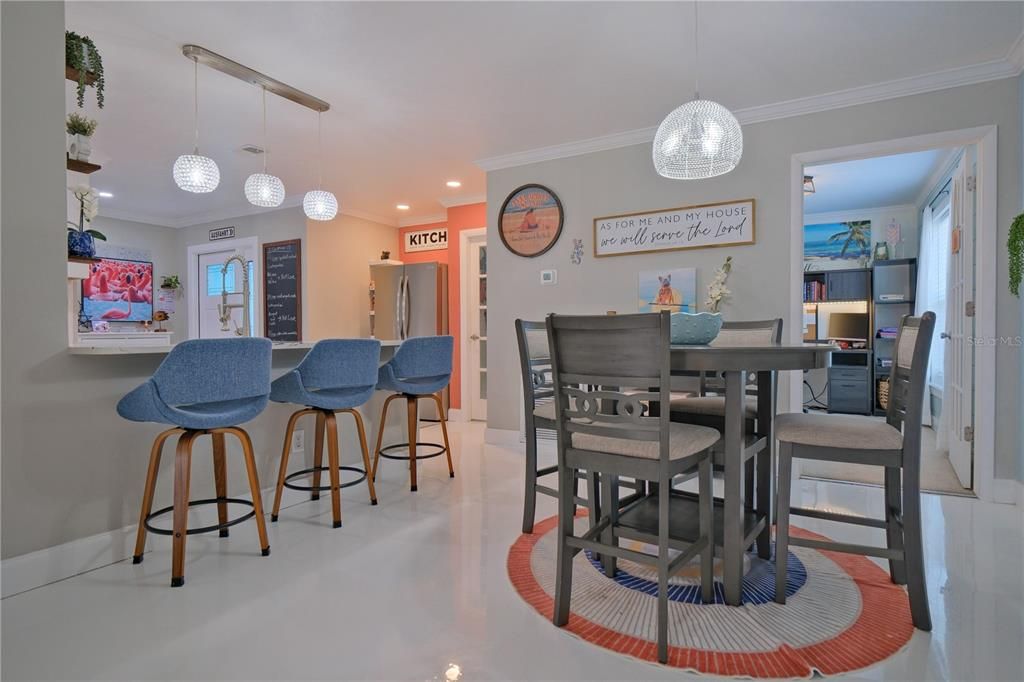 Activo con contrato: $650,000 (3 camas, 2 baños, 1834 Pies cuadrados)