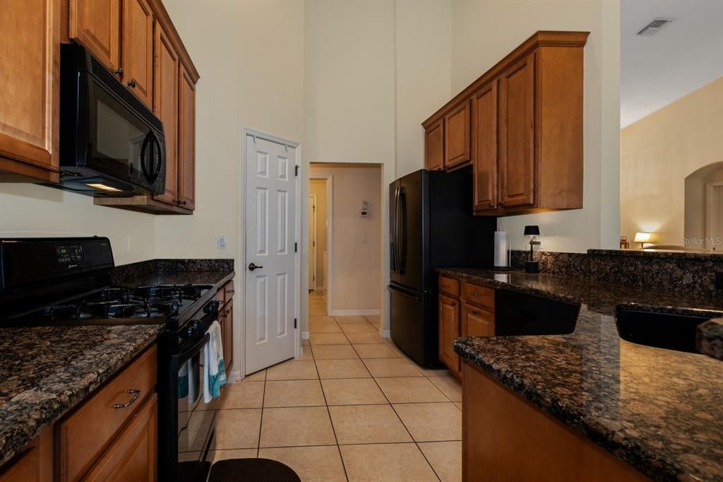 For Sale: $325,000 (3 beds, 2 baths, 1991 Square Feet)