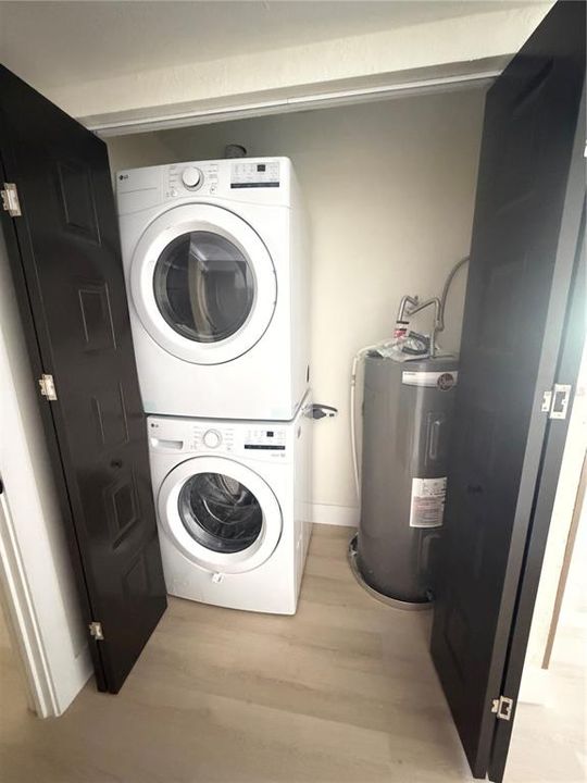 На продажу: $449,900 (4 спален, 2 ванн, 1624 Квадратных фут)